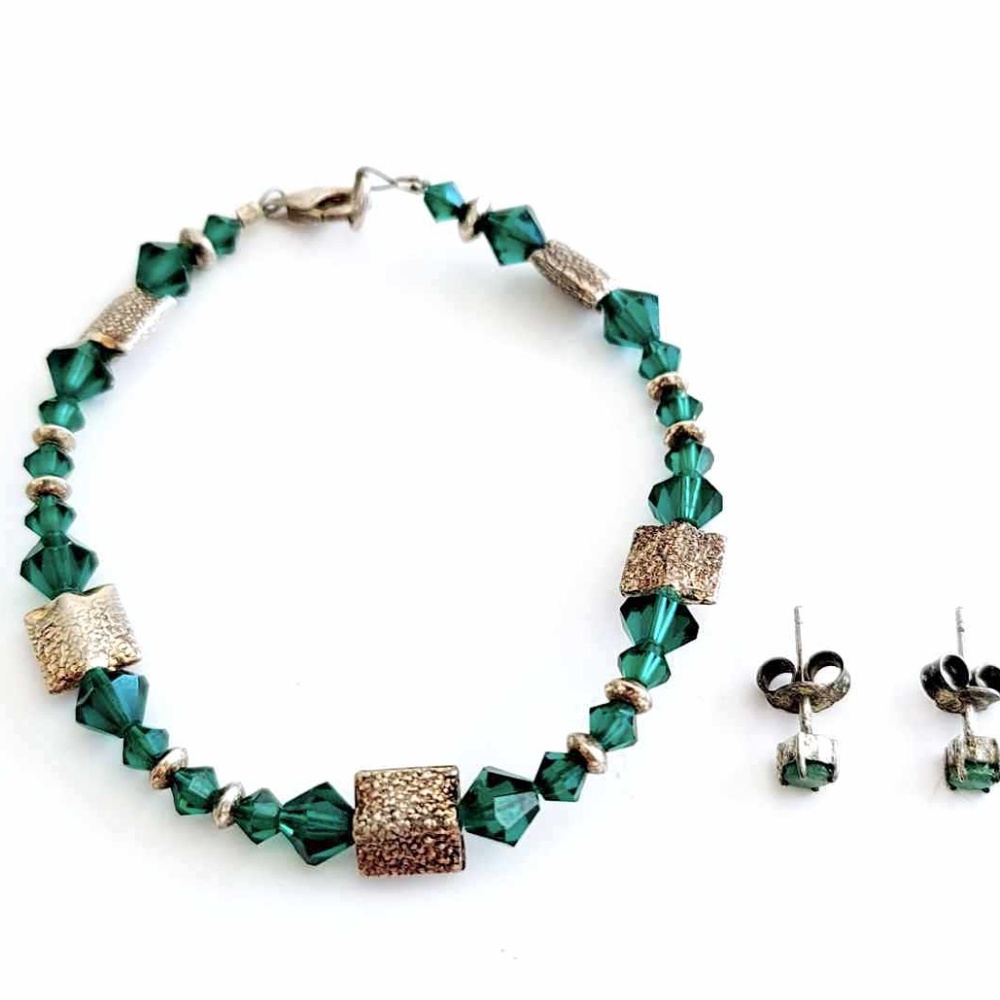 Vintage May Birthstone Green Crystal Beads Bracelet & Stud Earrings Set